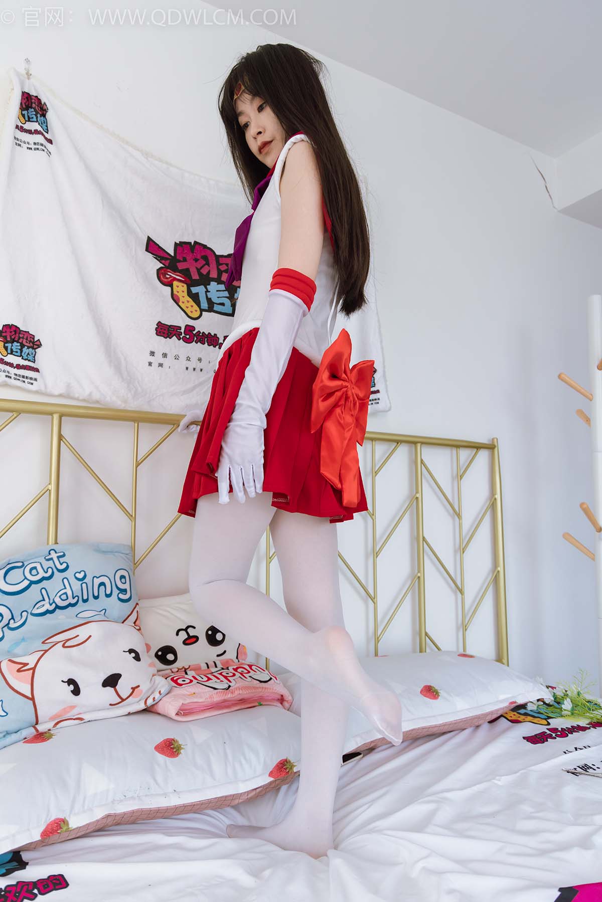 物恋传媒 NO.2373 兮兮-cos制服、高跟鞋、厚白丝 预览图 - 2