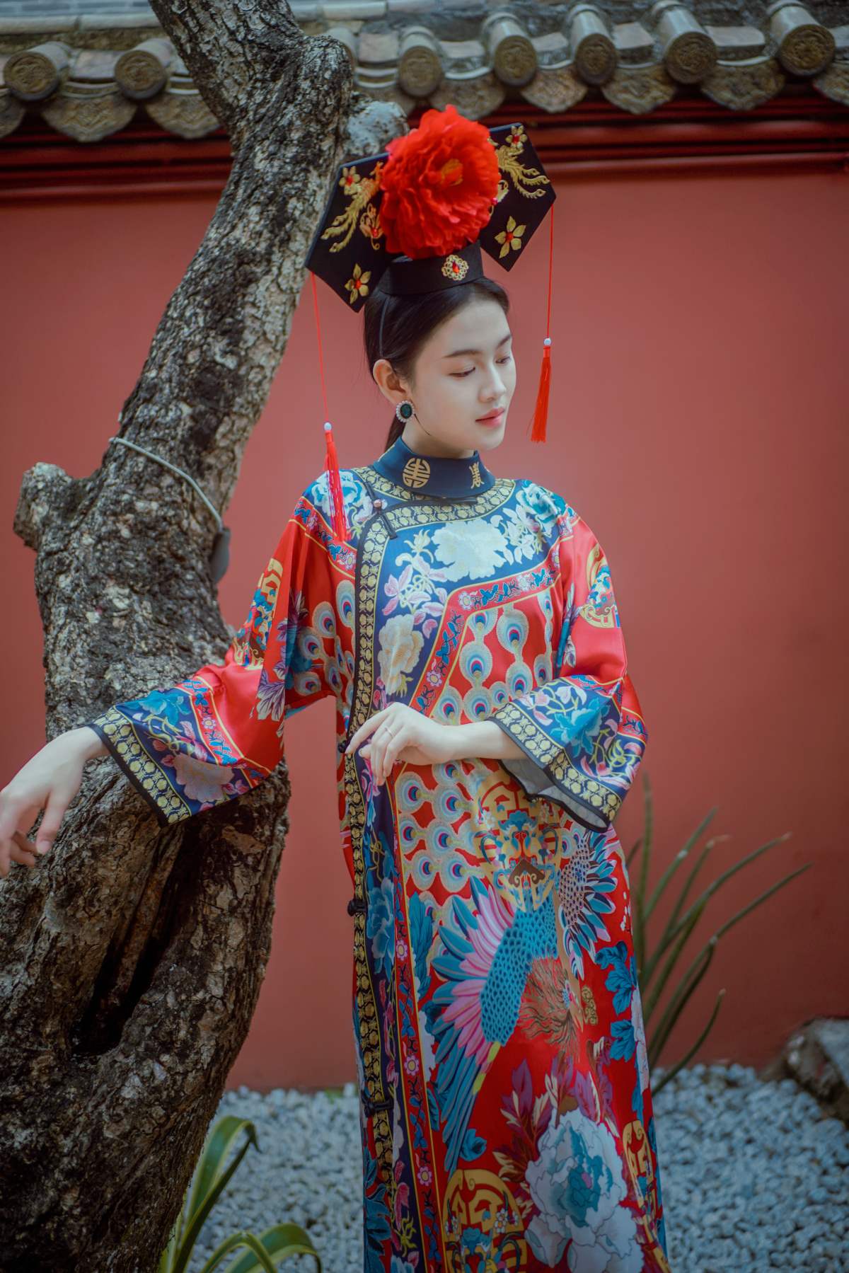 [YITUYU艺图语]2025.04.15 穿越清宫，红墙下的高挑格格 曼丽