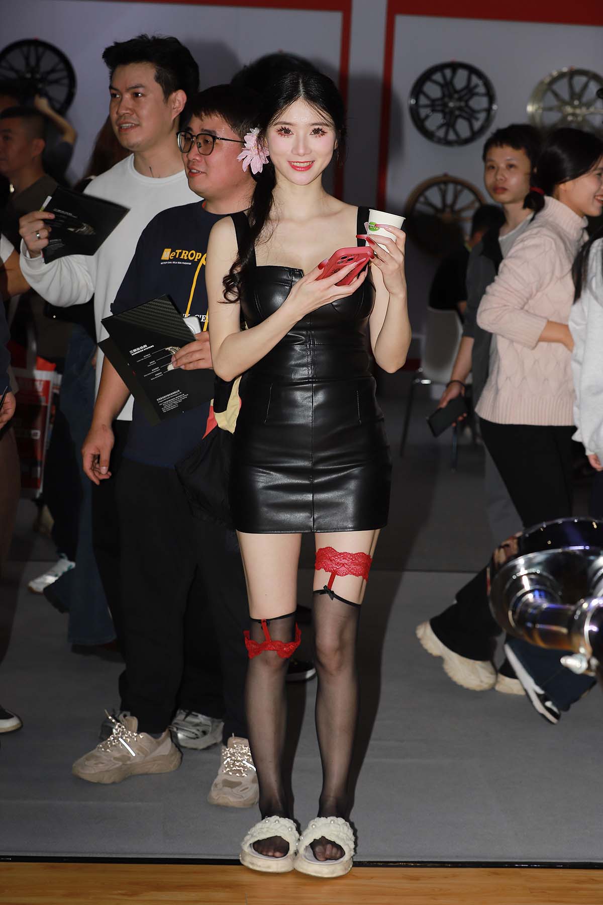 精选街拍作品 NO.4290 吊带皮裙