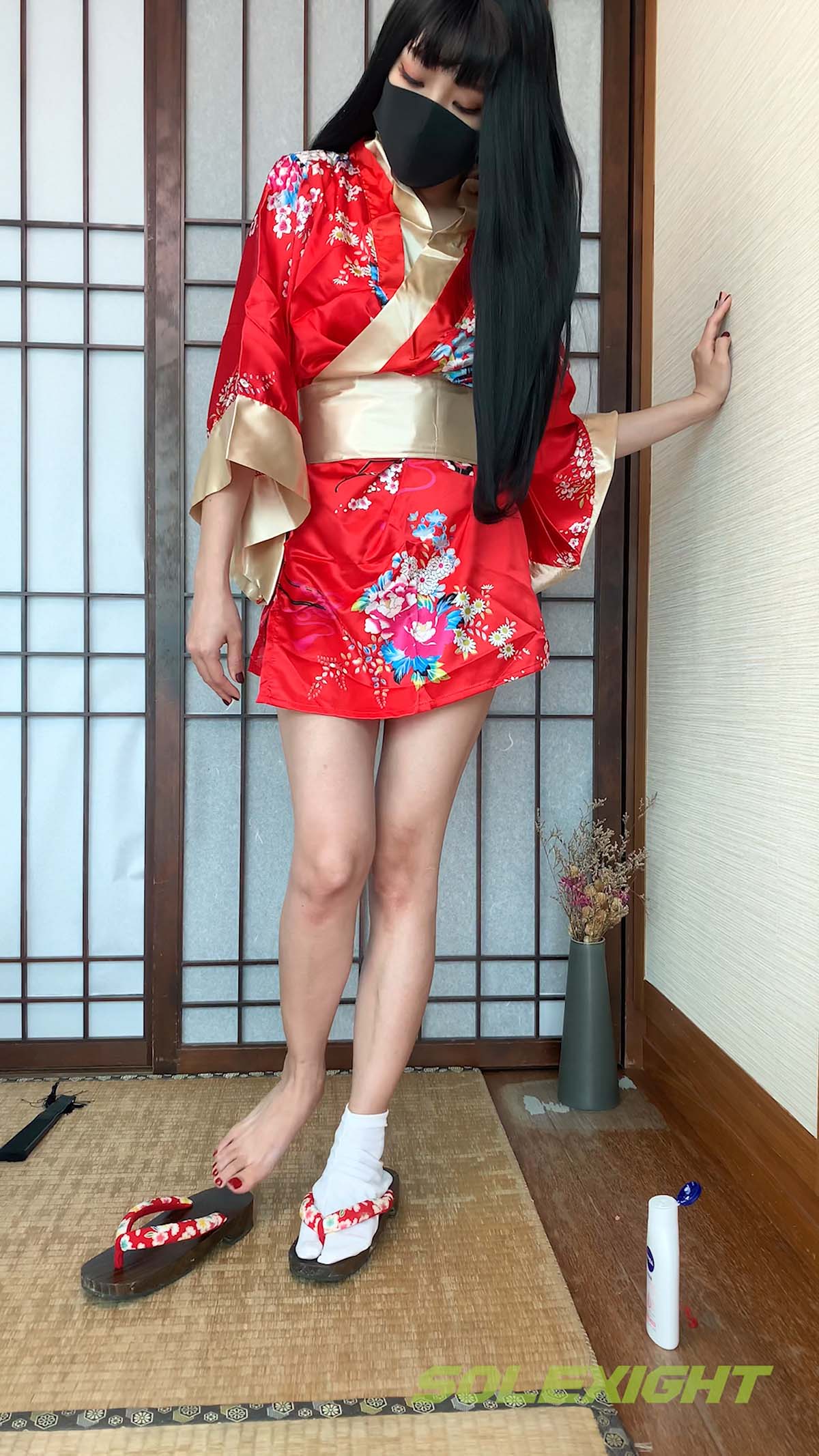 台湾solexight足控图片福利 NO.010 – Yui 和服 裸足 预览图 - 2