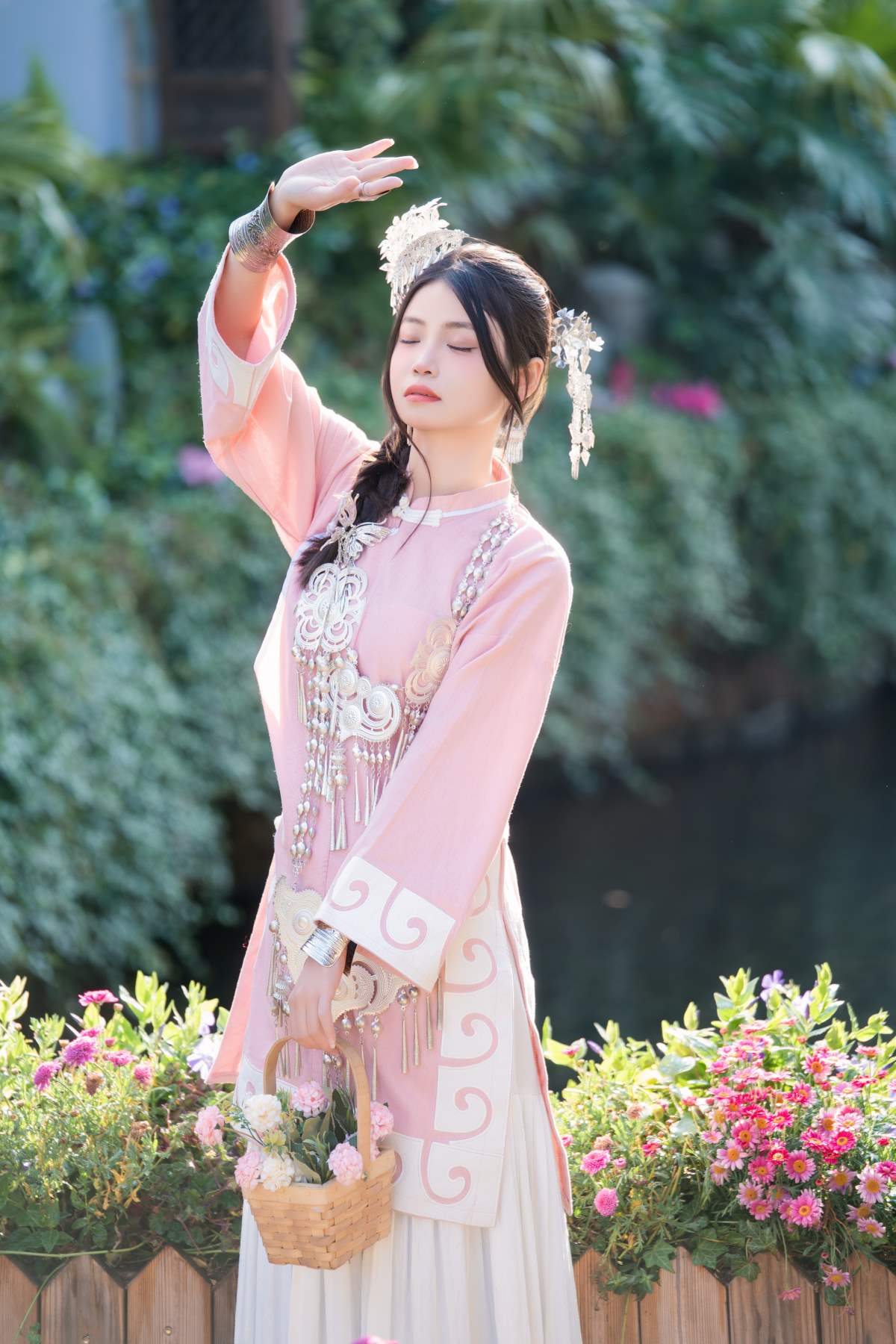 [YITUYU艺图语]2025.04.19 月亮的女儿 杨敏婷