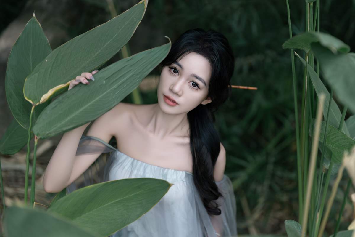 [YITUYU艺图语]2025.04.20 扇舞幽林间 达希Dacy