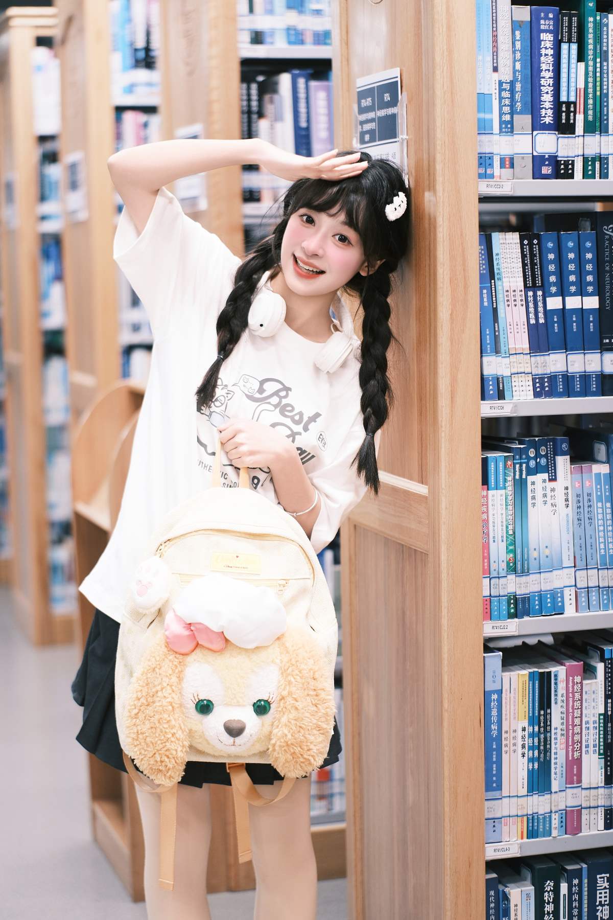 [YITUYU艺图语]2025.04.20 图书馆女孩 夏芋小年