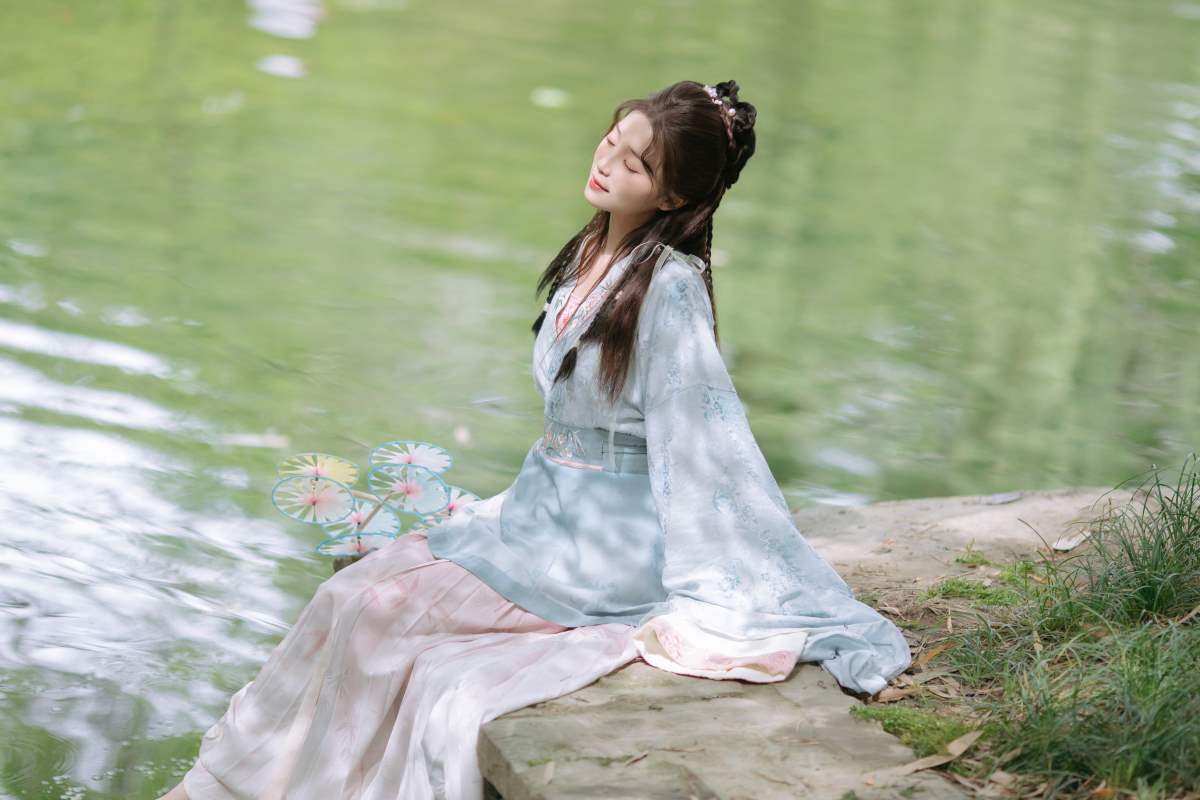 [YITUYU艺图语]2025.04.21 国风少女 褚鸢鸢 预览图 - 2