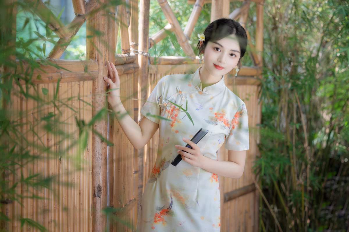 [YITUYU艺图语]2025.04.22 春游兰圃 雨文