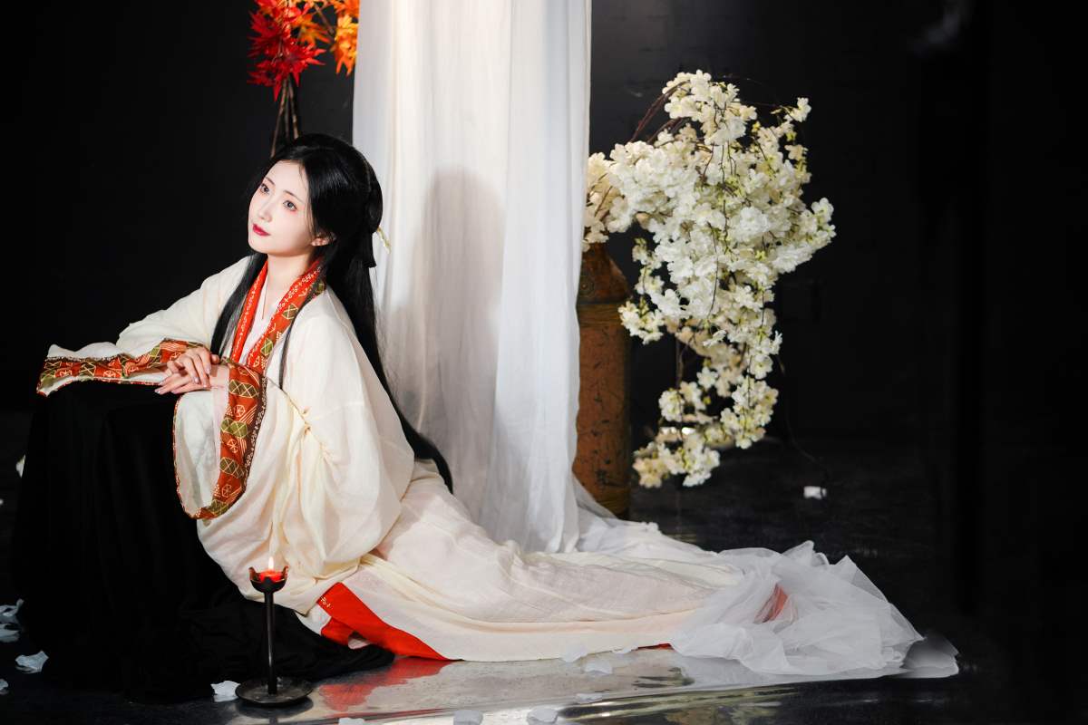 [YITUYU艺图语]2025.04.22 浮光 兔牙w 预览图 - 2