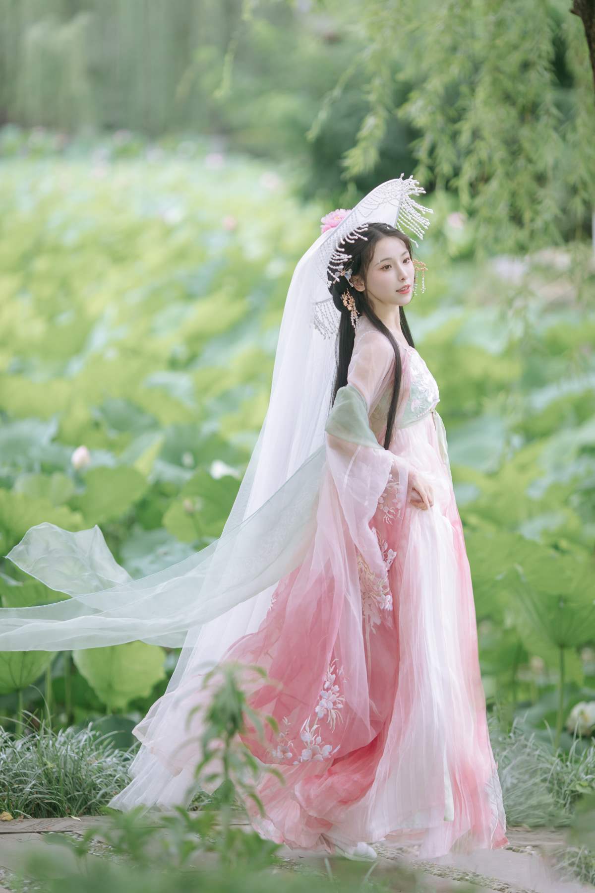 [YITUYU艺图语]2025.04.23 荷香袅袅 一小枝枝枝枝 预览图 - 2