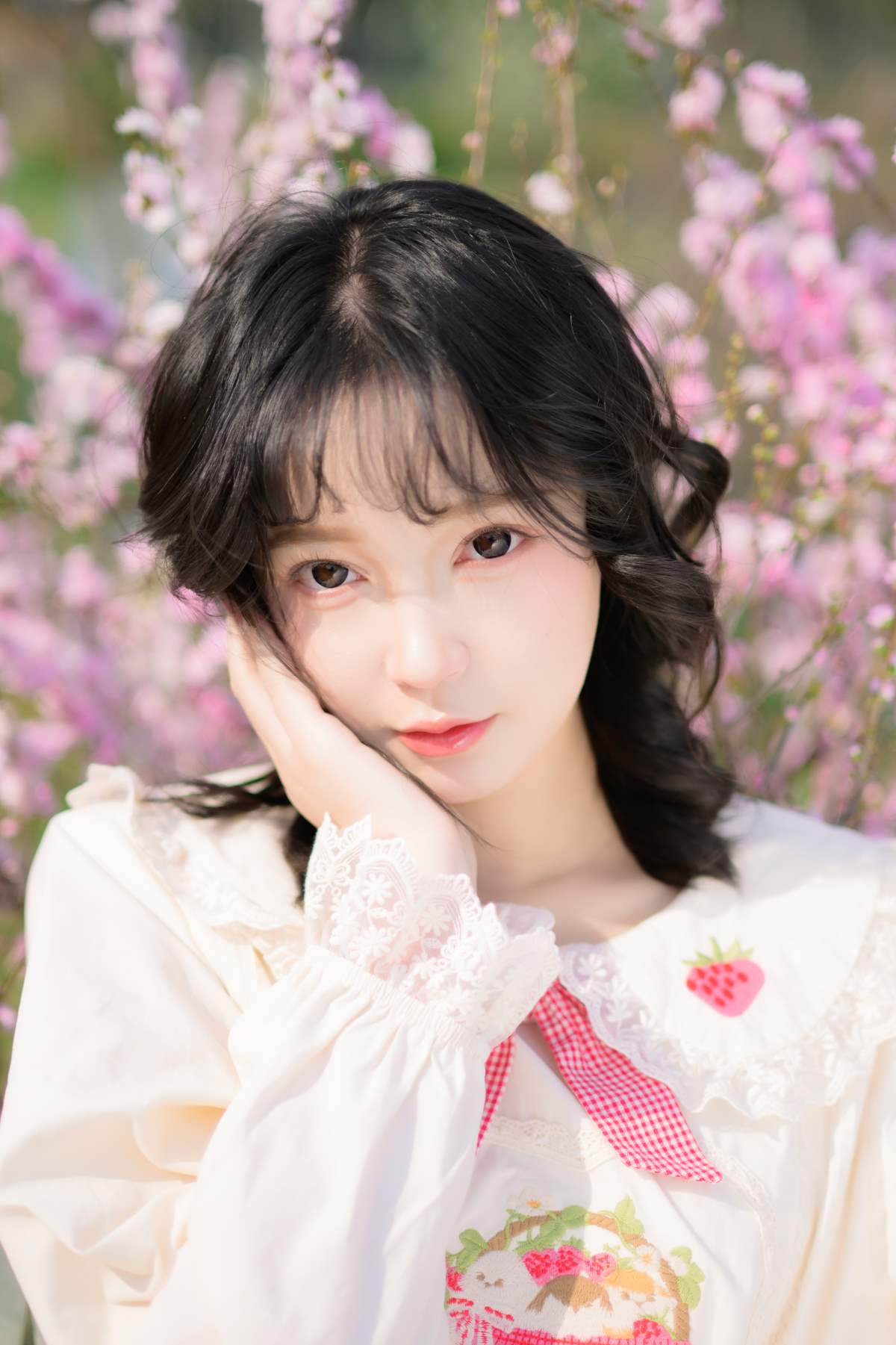 [YITUYU艺图语]2025.04.23 鲜花人间 Disexi思宁 预览图 - 2