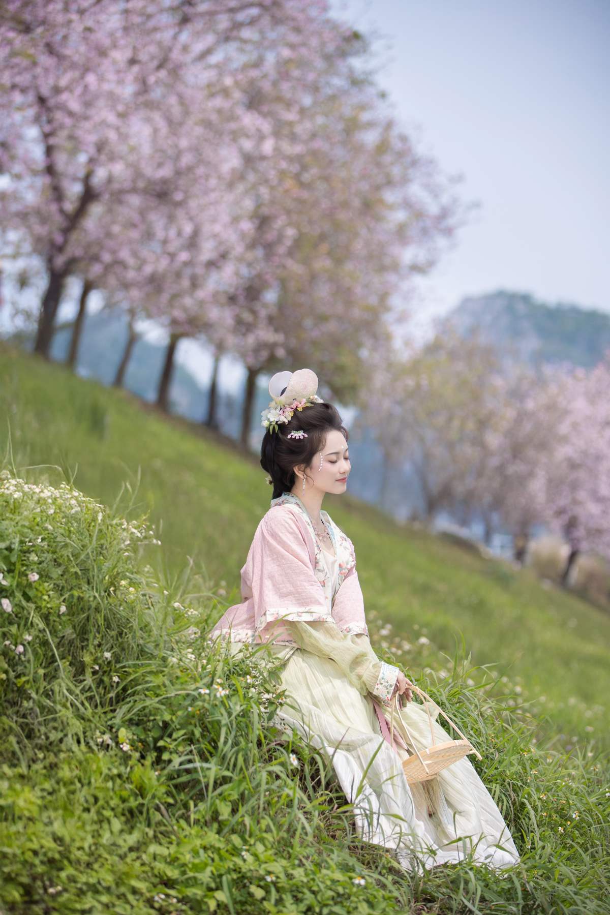 [YITUYU艺图语]2025.04.24 芳菲满袖 就是叫美男啊