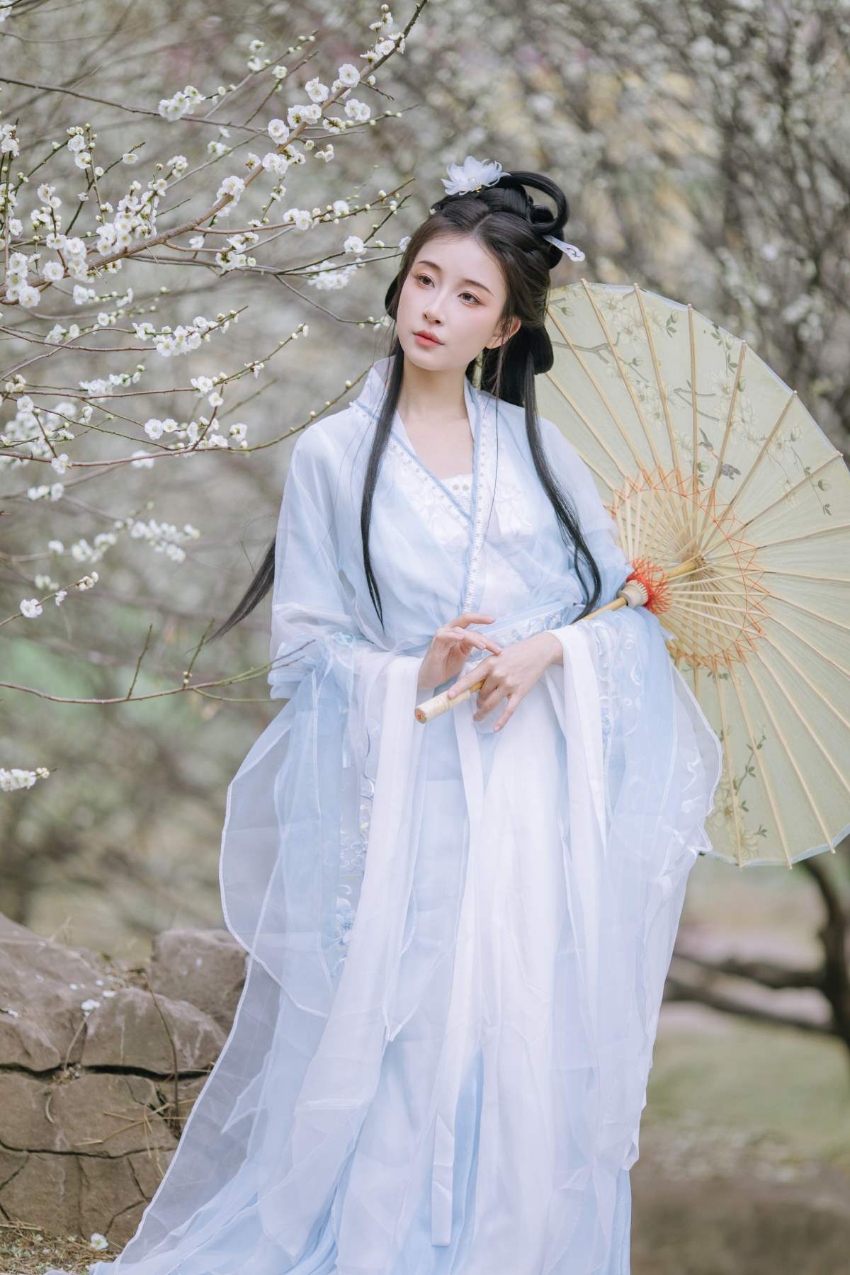 [YITUYU艺图语]2025.04.27 暗香浮动 无巧不成狐（兮雅）