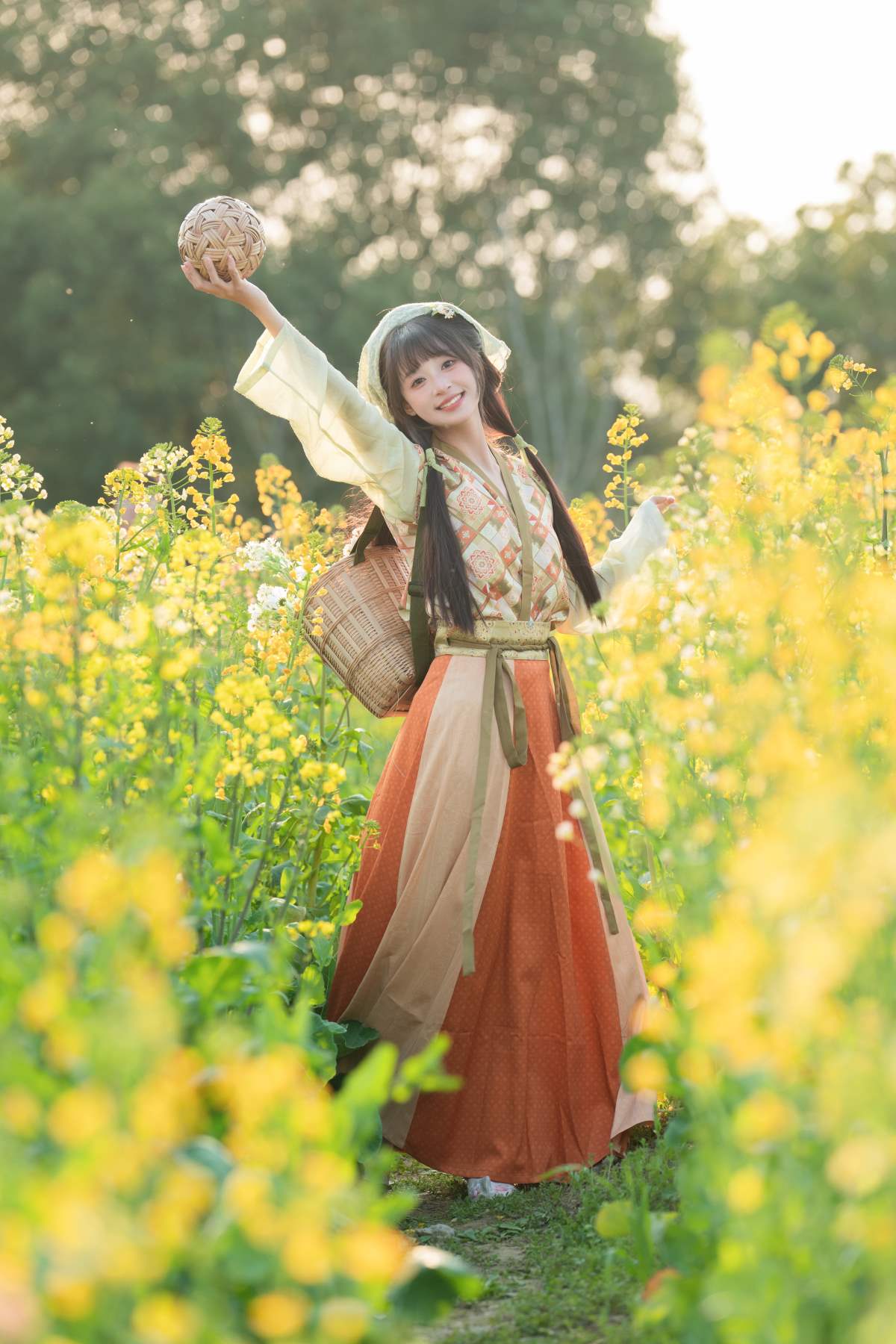 [YITUYU艺图语]2025.04.25 油菜花 夏芋小年 预览图 - 2