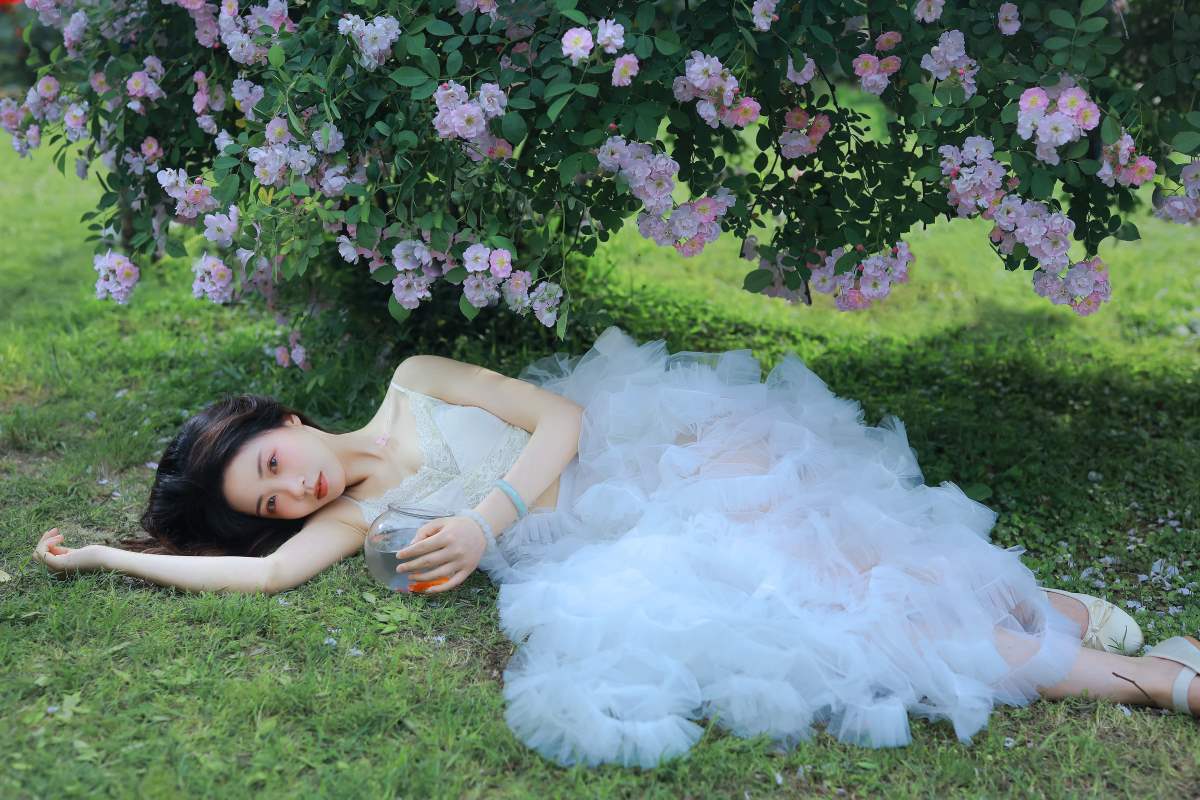 [YITUYU艺图语]2025.04.28 少女花事 化妆师-甜 预览图 - 2