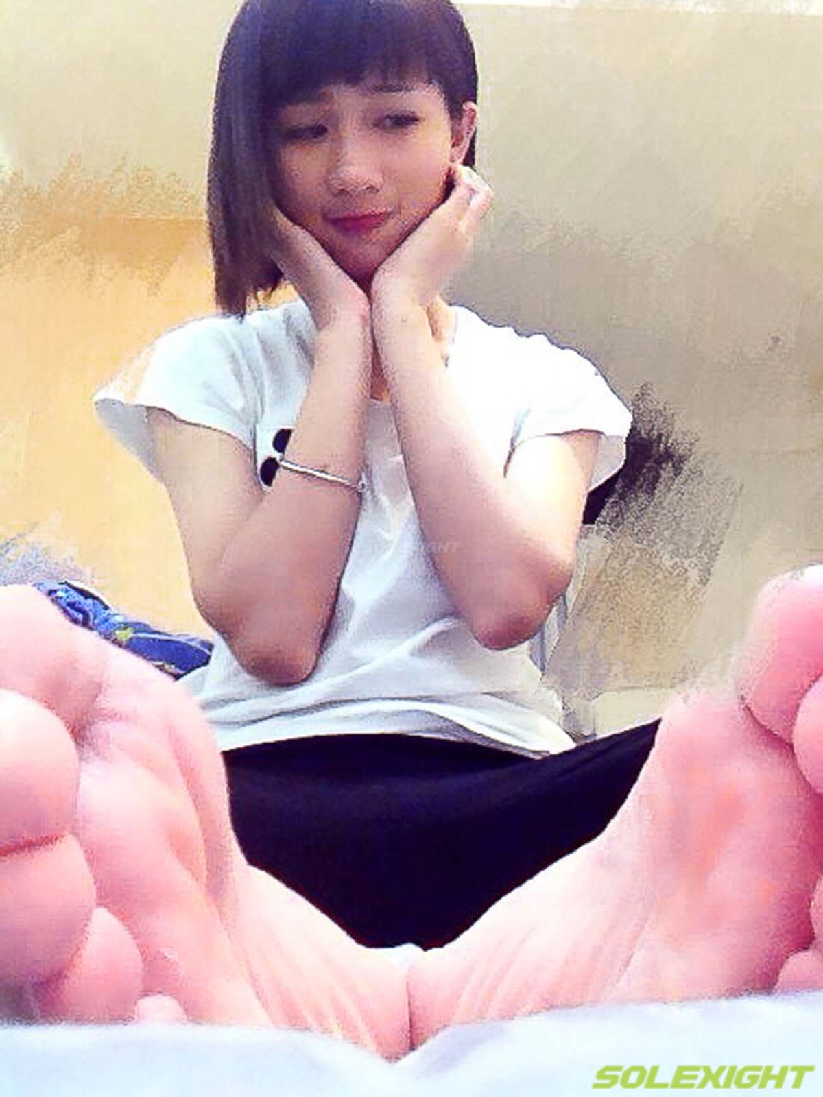 台湾solexight足控图片福利 – Hsuan 裸足 预览图 - 2