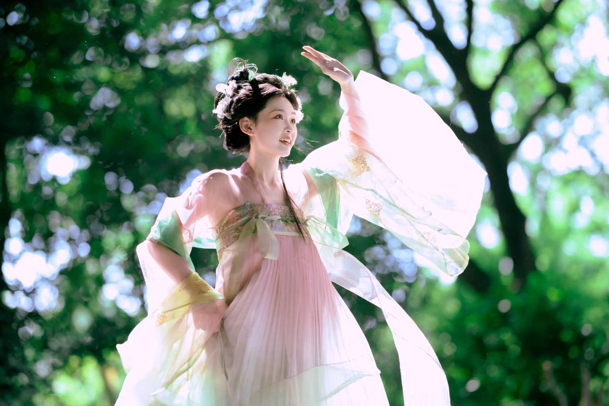 [YITUYU艺图语]2025.05.01 初夏游园记 甜心芽芽 预览图 - 2