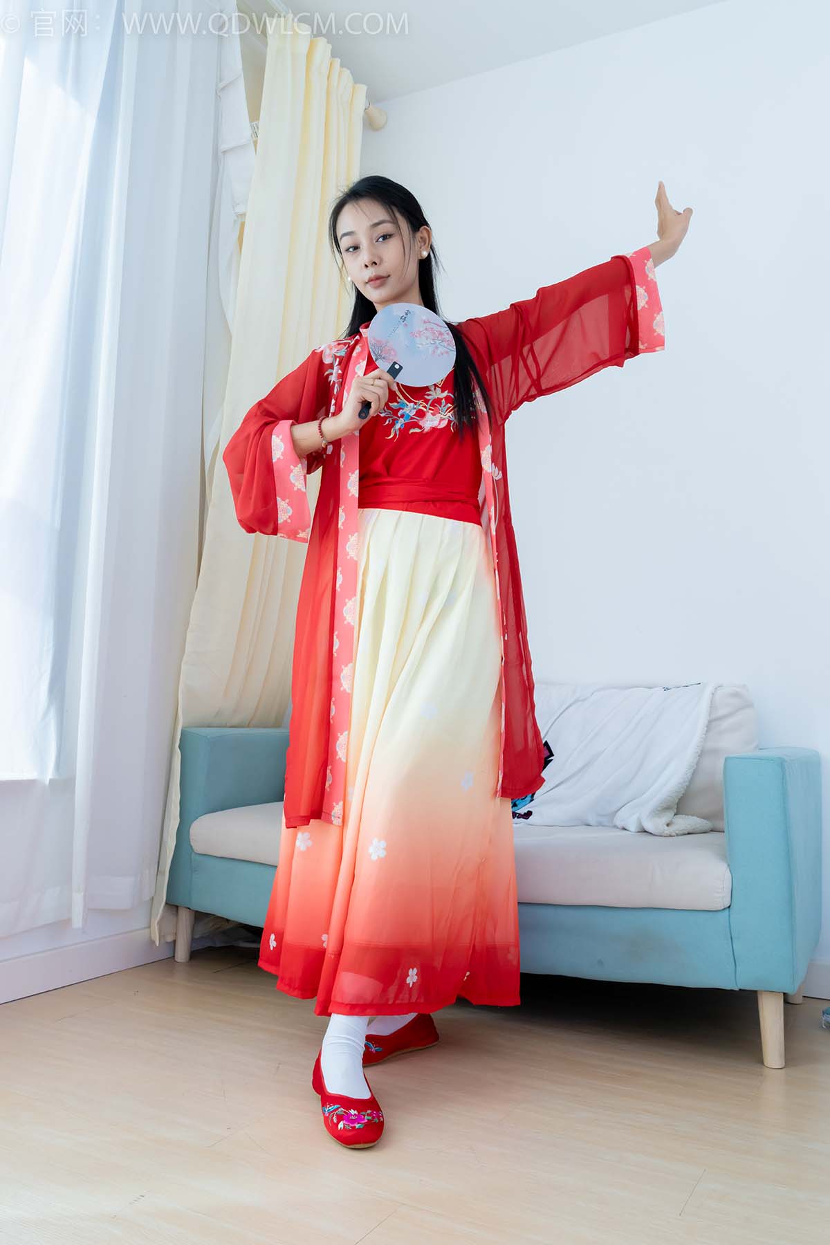 物恋传媒 NO.2386 岚岚-布鞋、短白丝、红色船袜、汉服