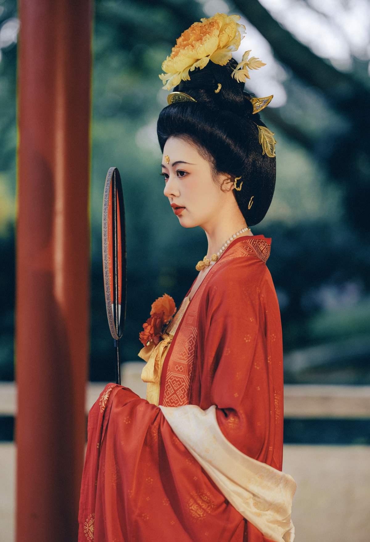 [YITUYU艺图语]2025.05.03 面若桃李 泱泱