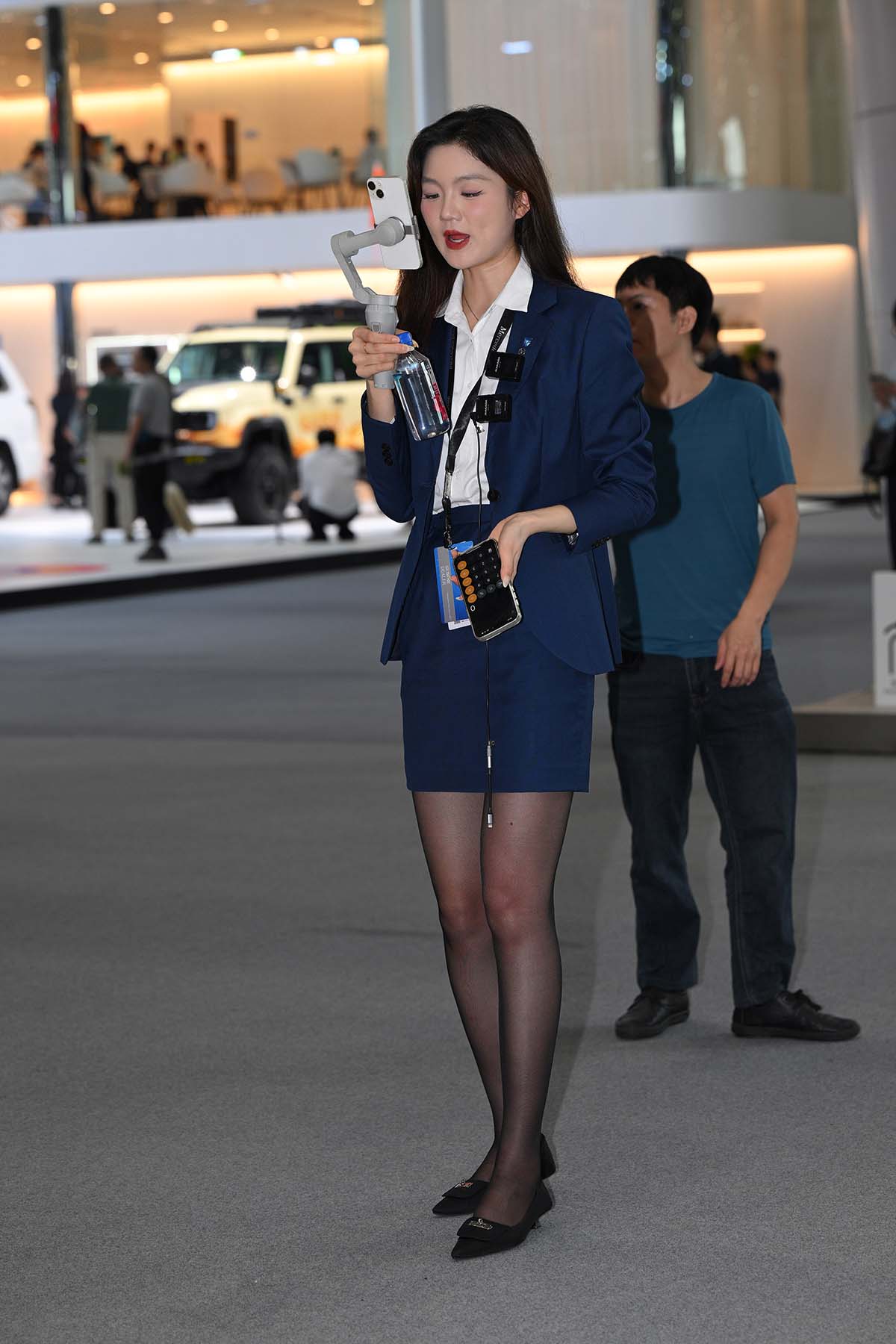 精选街拍作品 NO.4388 蓝色通勤风