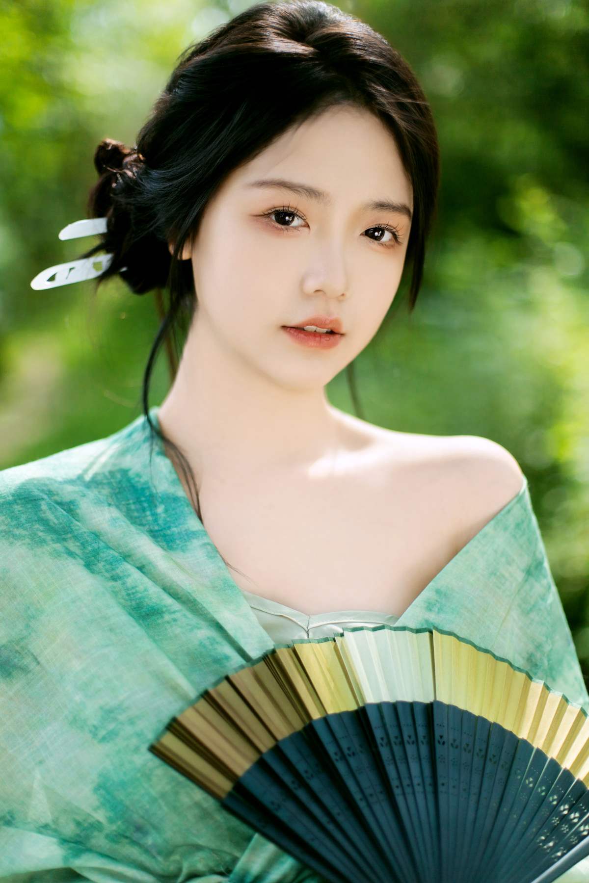 [YITUYU艺图语]2025.05.07 浮世形色万千 我独自在充盈 七七_ry 预览图 - 2