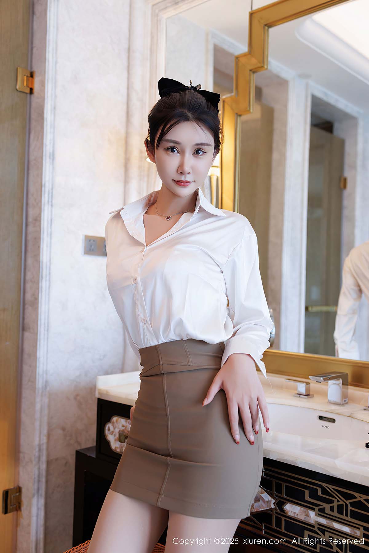 [Xiuren秀人网]2025.07.14 NO.10543 艺艺yiyi