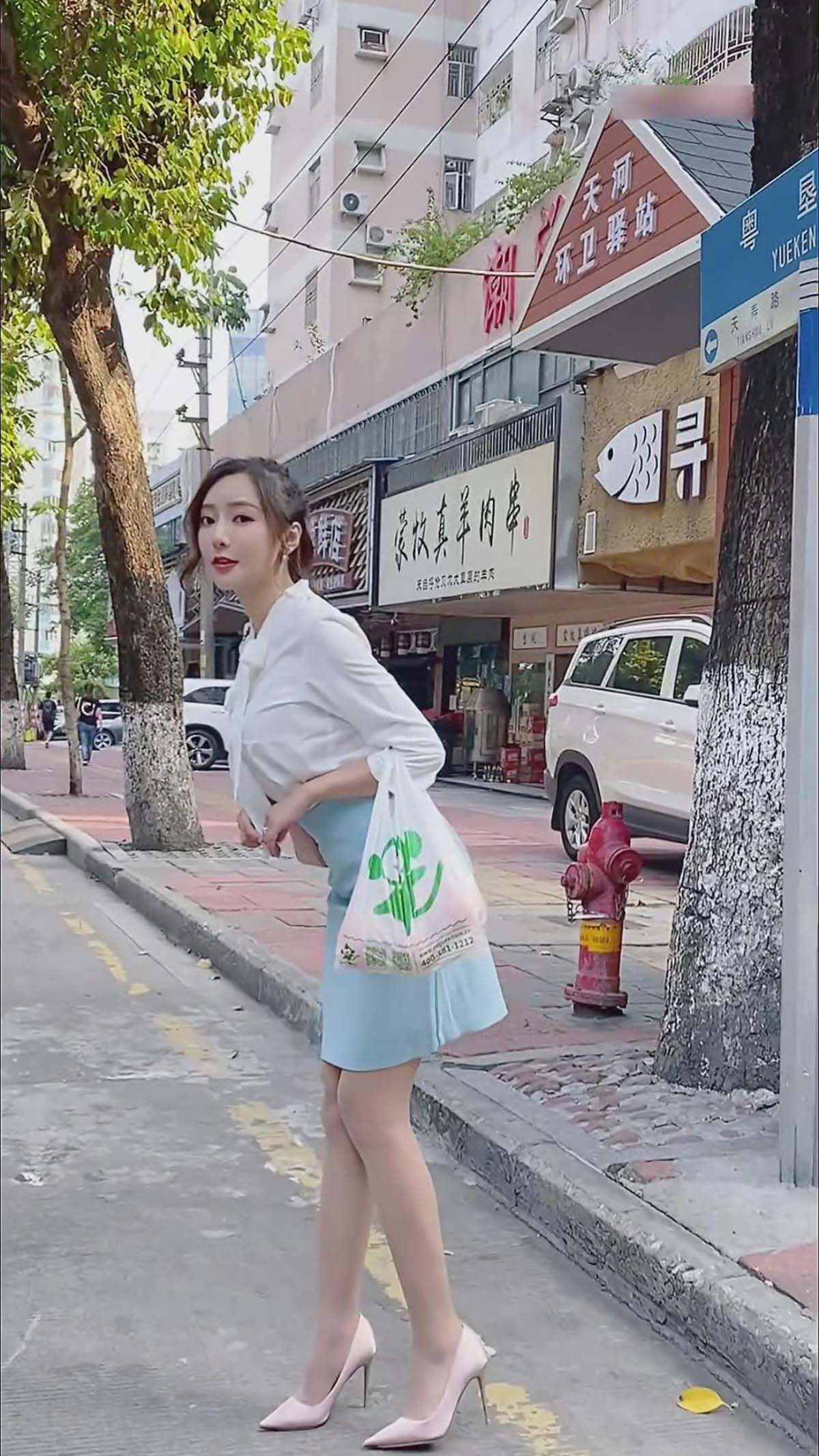 王馨瑶Yanni – 房车娇妻