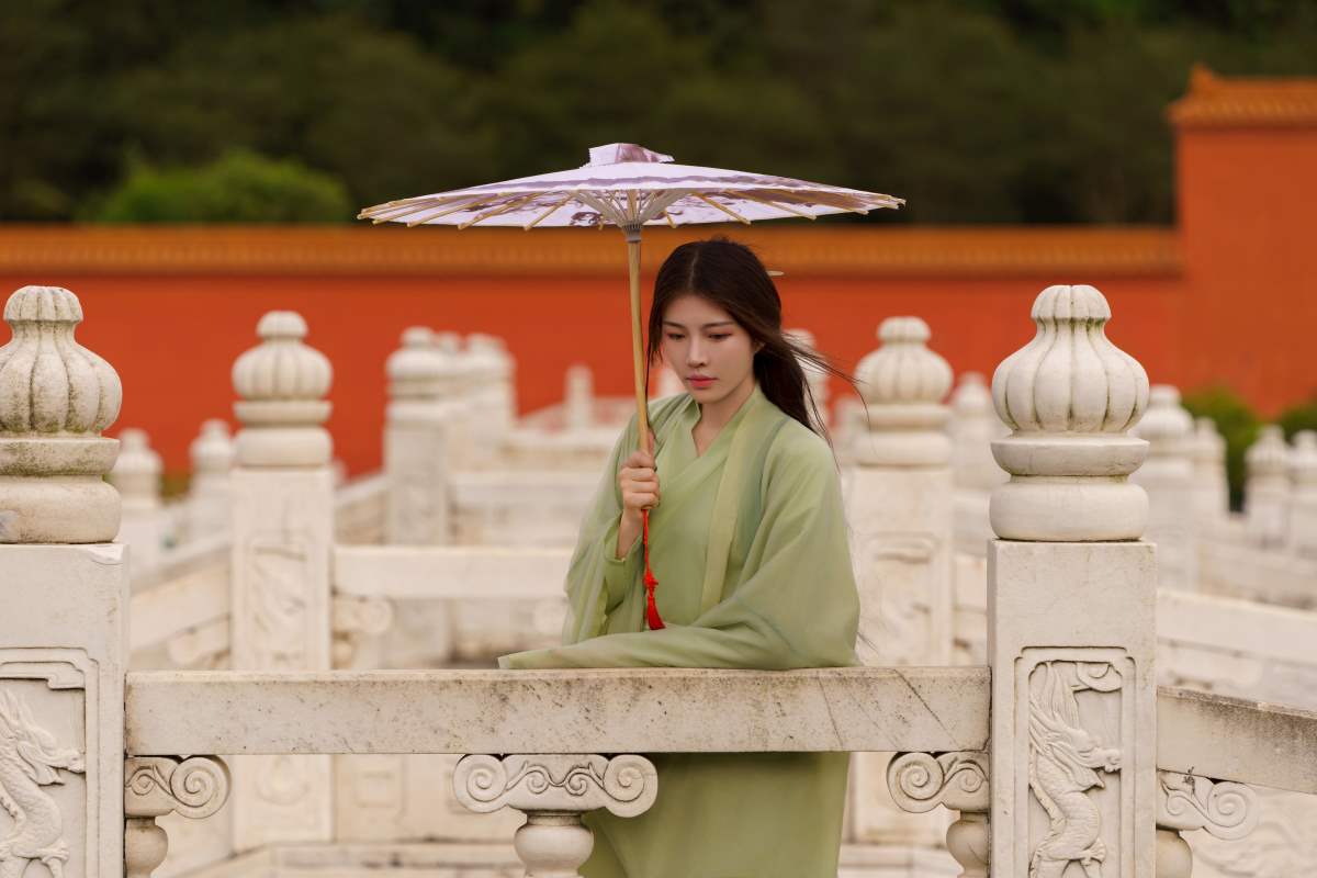 [YITUYU艺图语]2025.05.09 绿衣幽梦：古韵风华集 青葙女子 预览图 - 2