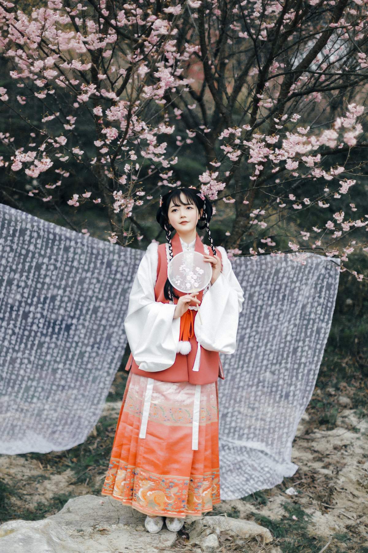 [YITUYU艺图语]2025.05.09 赏春 七七_ry