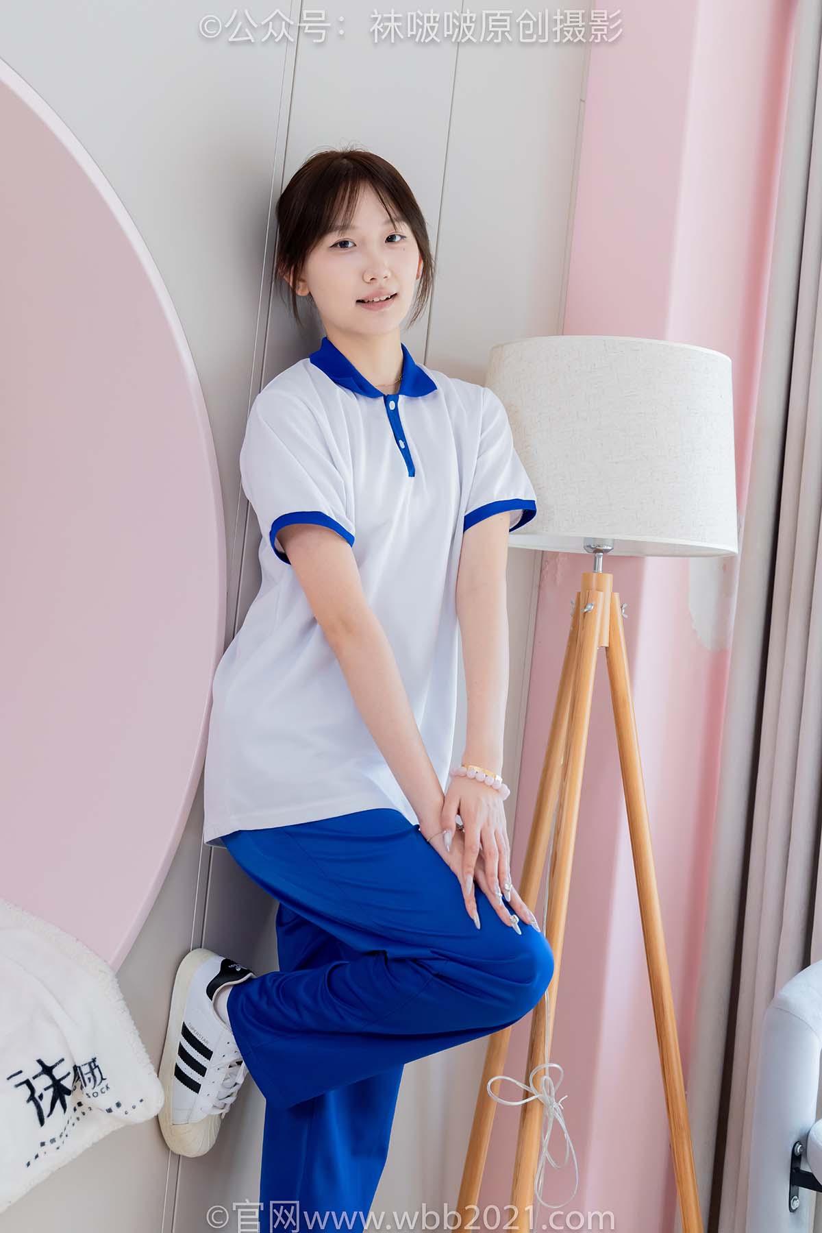 [BoBoSocks袜啵啵]NO.569 香菜-校服、板鞋、白棉袜、薄肉丝 预览图 - 2