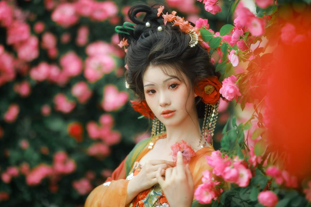 [YITUYU艺图语]2025.05.10 蔷薇汉服 悦璃