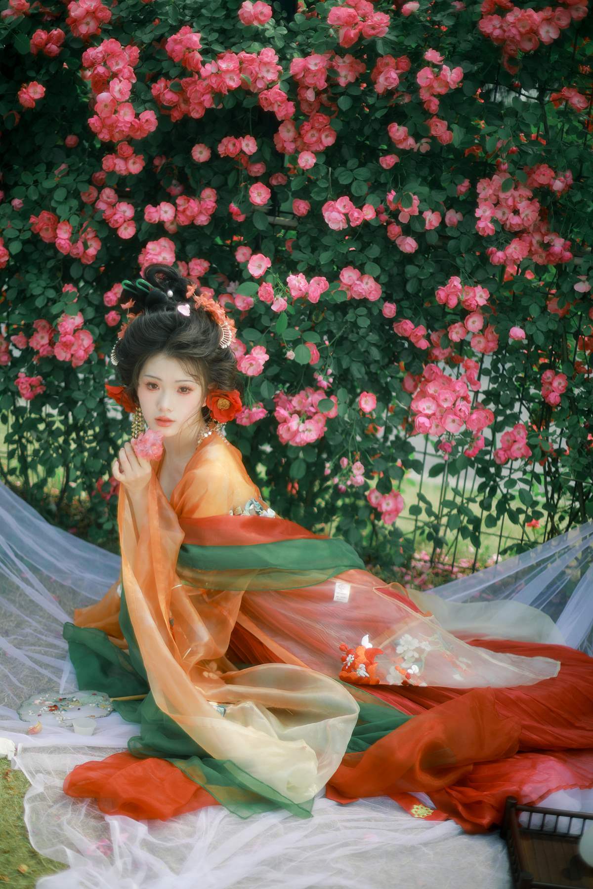 [YITUYU艺图语]2025.05.10 蔷薇汉服 悦璃 预览图 - 2