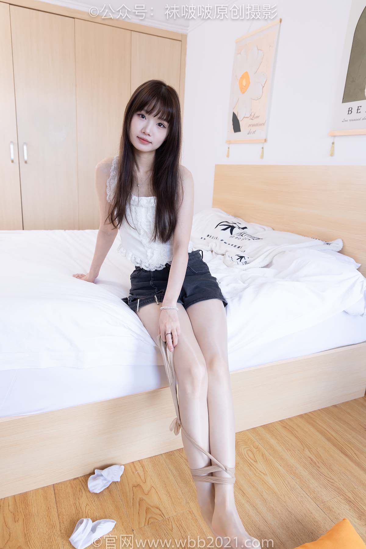 [BoBoSocks袜啵啵]NO.570 甜甜圈-板鞋、白棉袜、油亮肉丝 预览图 - 2