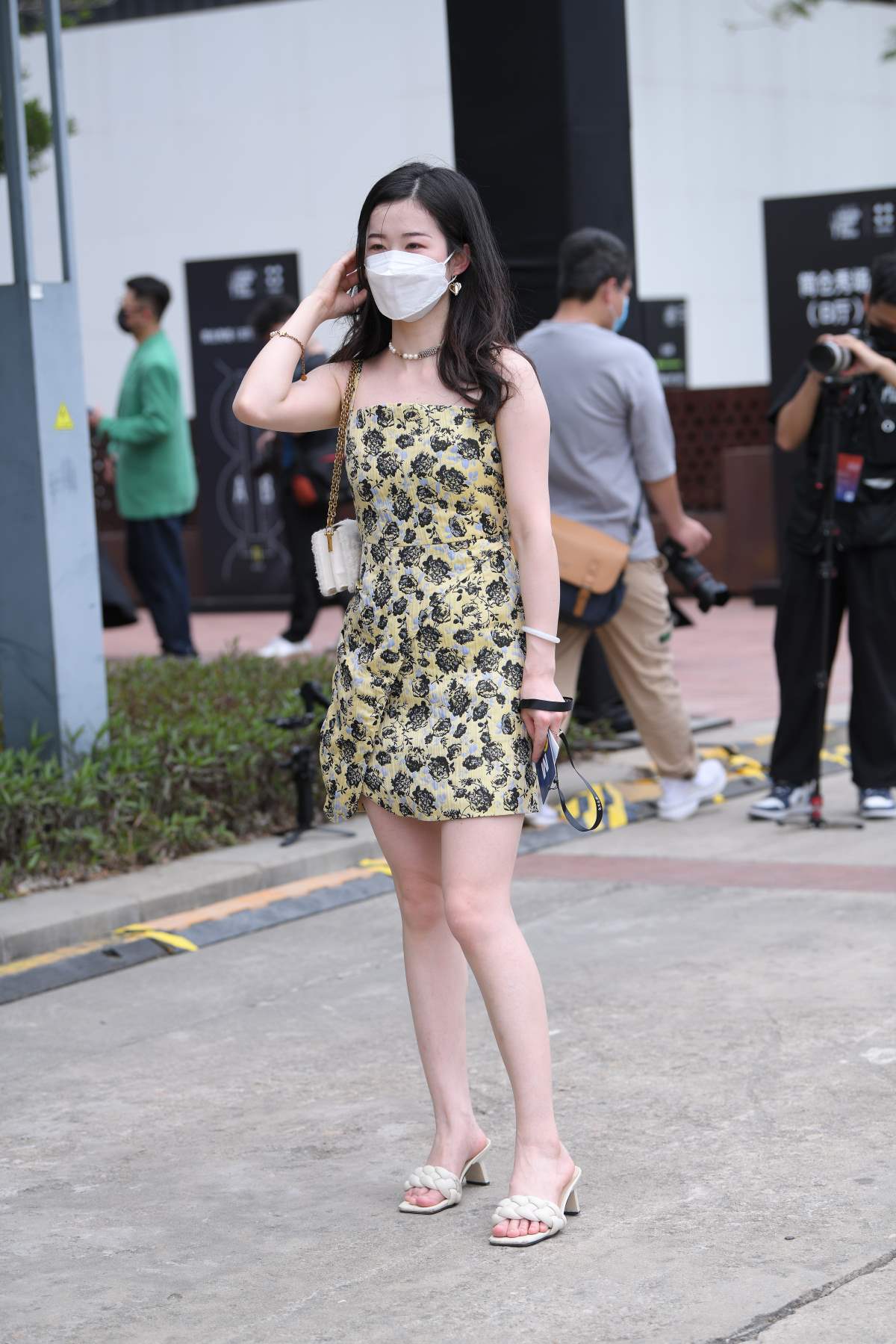 精选街拍作品 NO.4422 温婉碎花裙