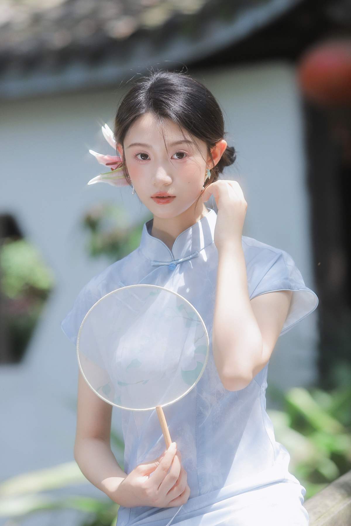 [YITUYU艺图语]2025.05.16 她是一朵清丽的百合花 铜萱柒 预览图 - 2