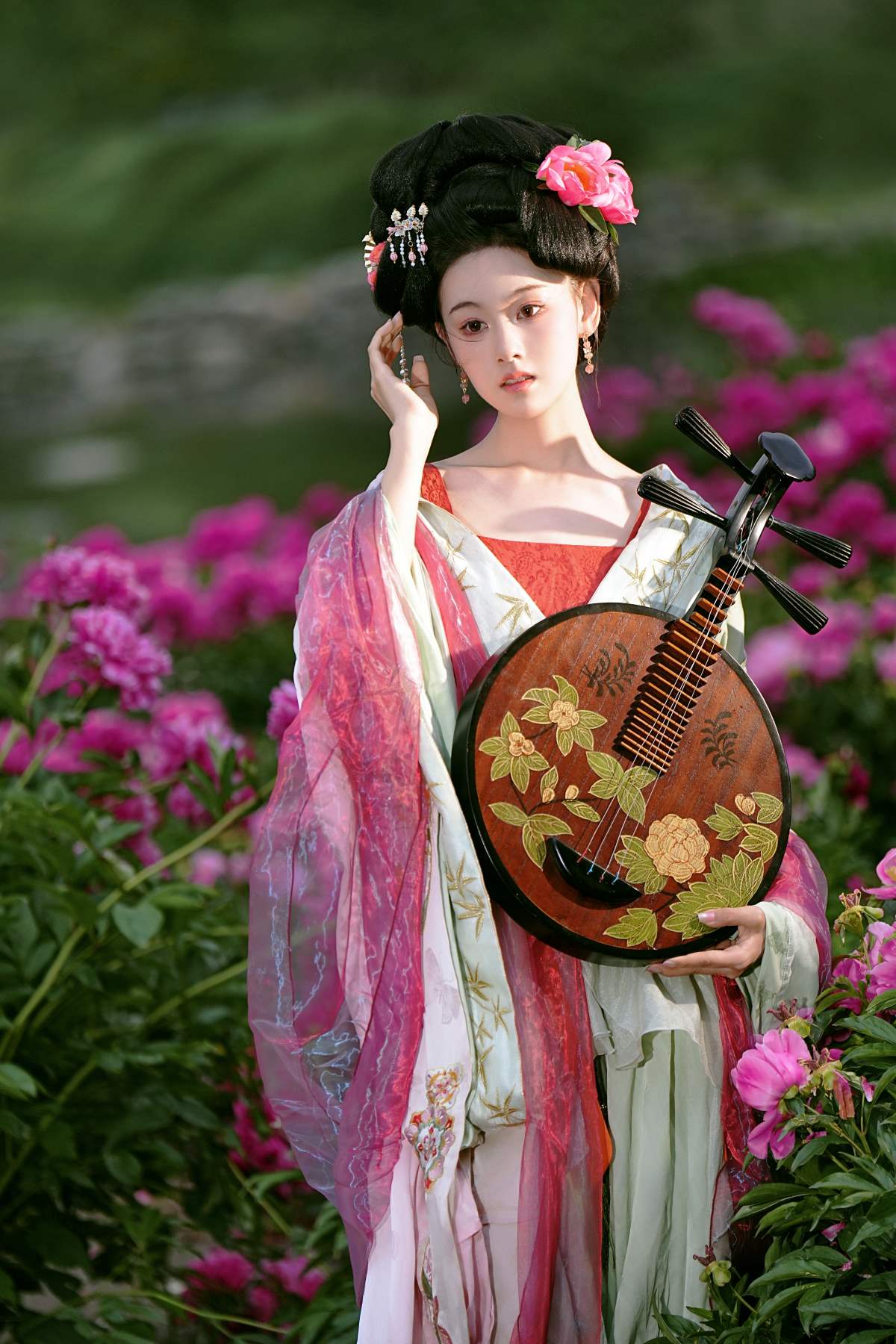 [YITUYU艺图语]2025.05.18 芍药花海 荔枝小耶