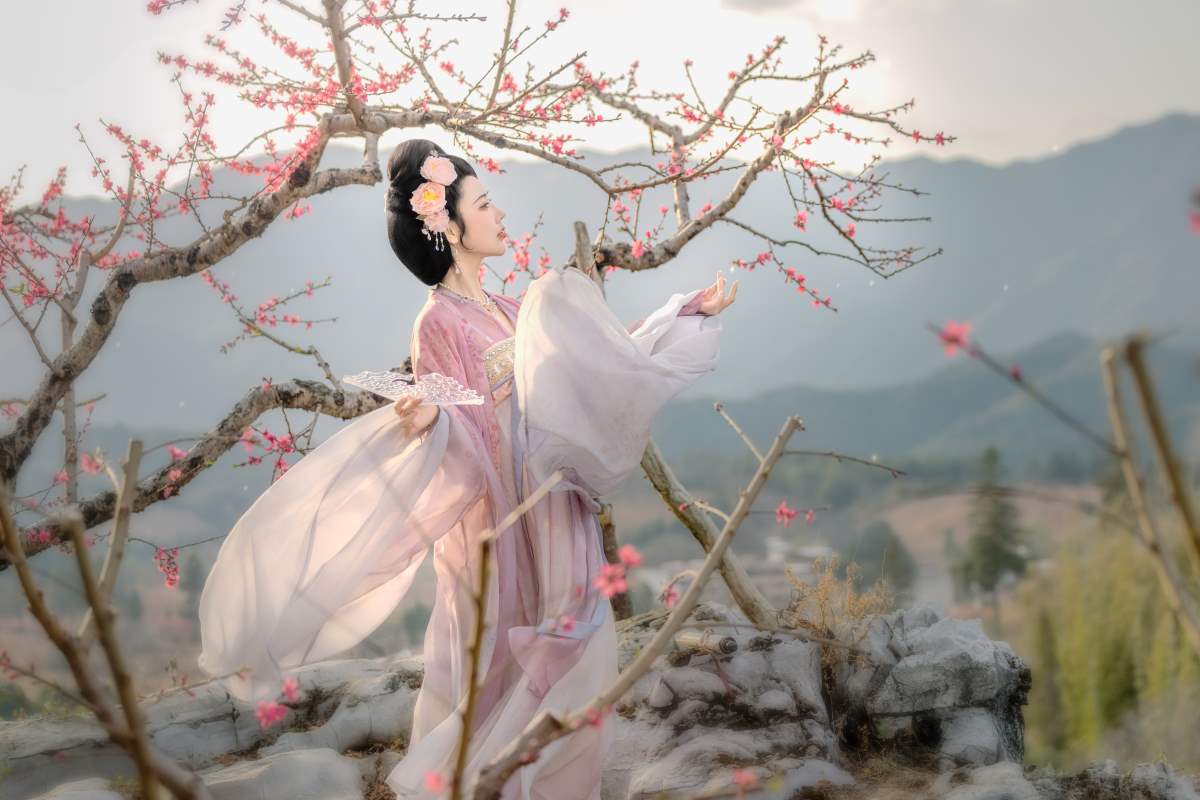 [YITUYU艺图语]2025.05.19 花非花 CC