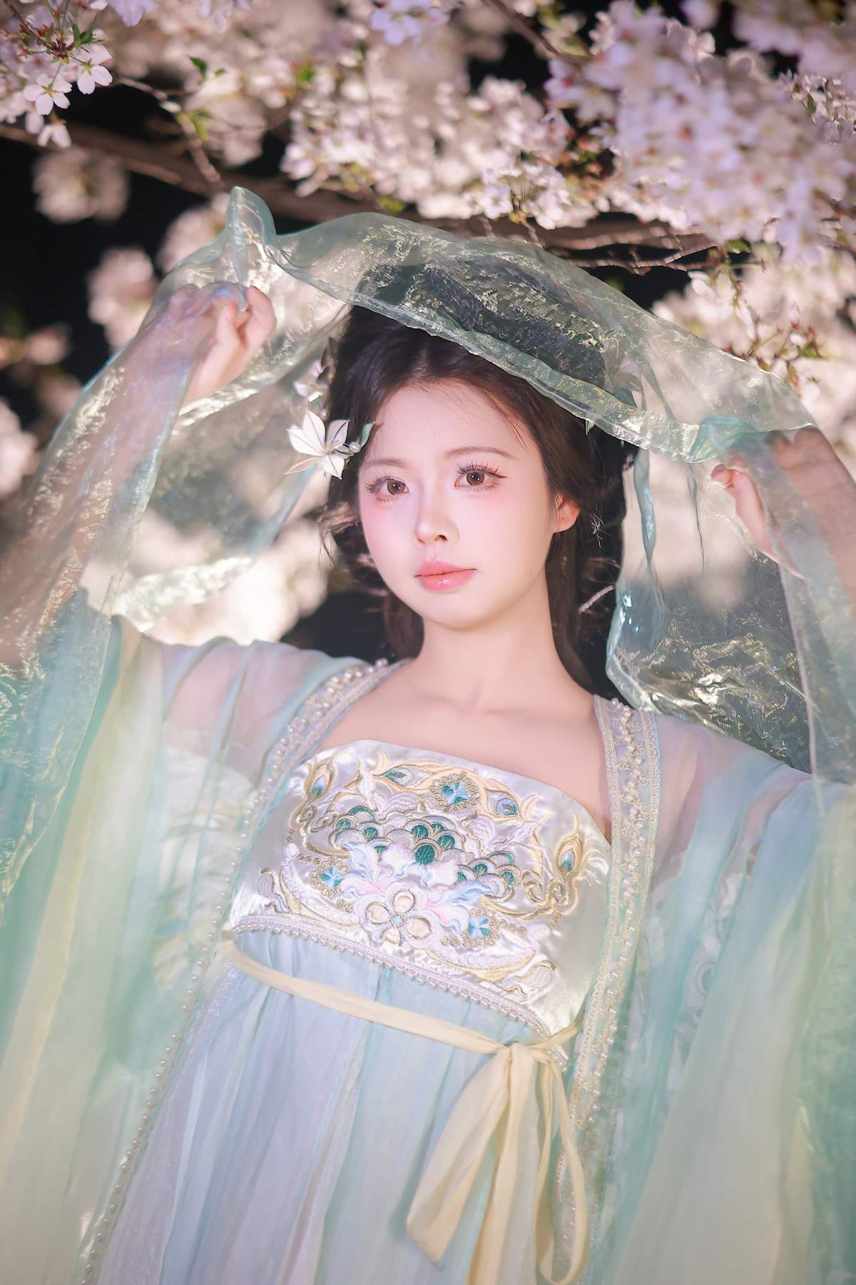 [YITUYU艺图语]2025.05.19 樱花与少女 肥肥 预览图 - 2