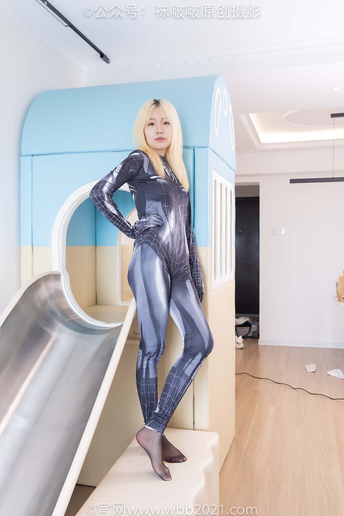 [BoBoSocks袜啵啵]NO.572 小甜豆-连体服、长靴、薄黑丝 预览图 - 2