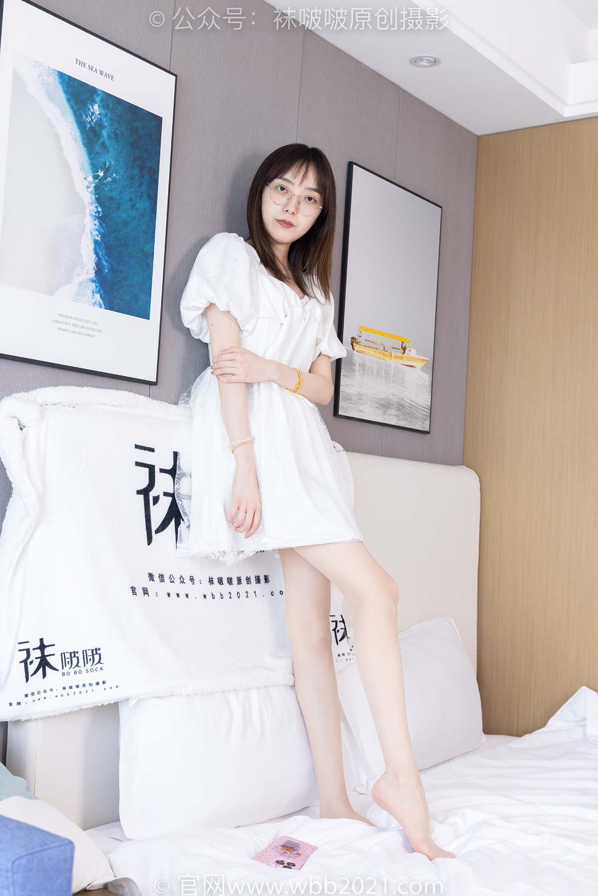 [BoBoSocks袜啵啵]NO.574 稚予-板鞋、白棉袜、薄肉丝 预览图 - 2