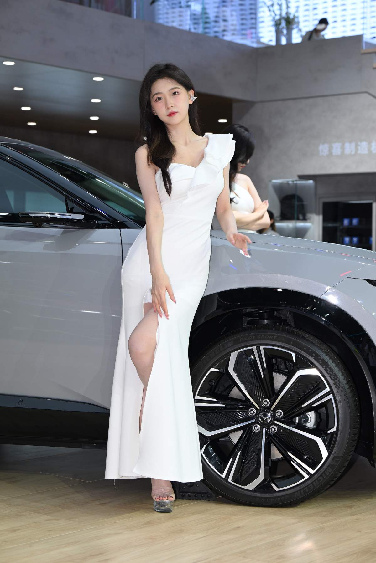 精选街拍作品 NO.4470 甜美白色长裙