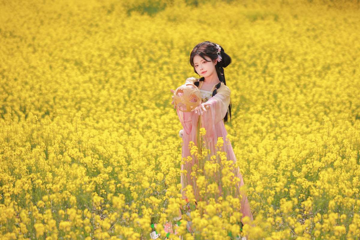 [YITUYU艺图语]2025.05.23 油菜花田 肥肥