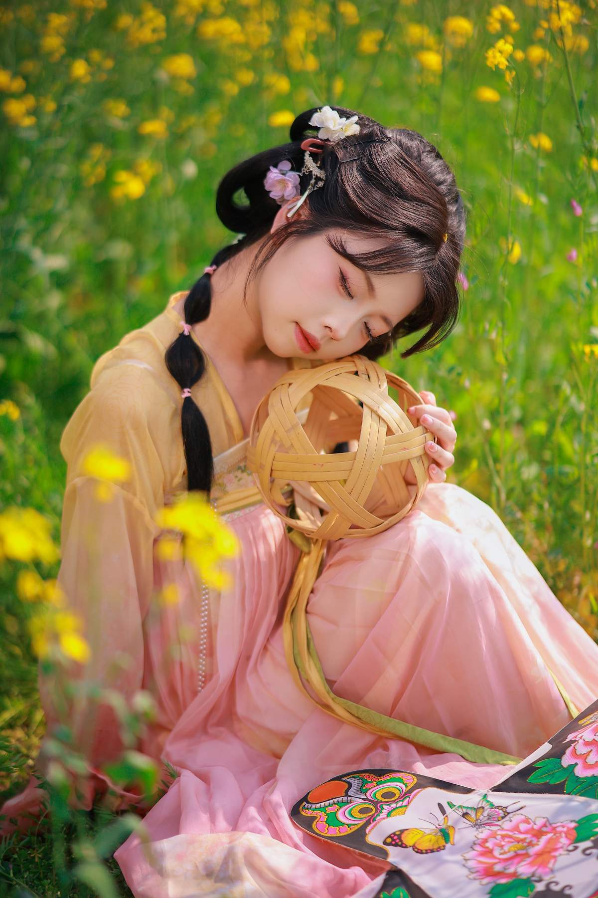 [YITUYU艺图语]2025.05.23 油菜花田 肥肥 预览图 - 2