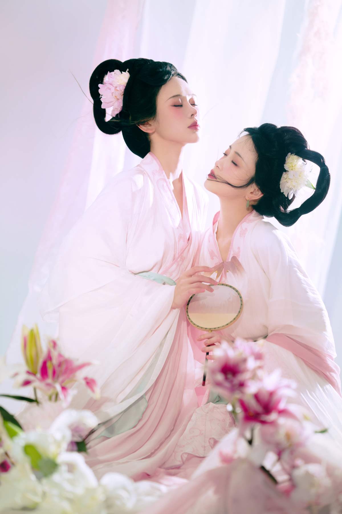 [YITUYU艺图语]2025.05.24 美人如花隔云端 桃迟