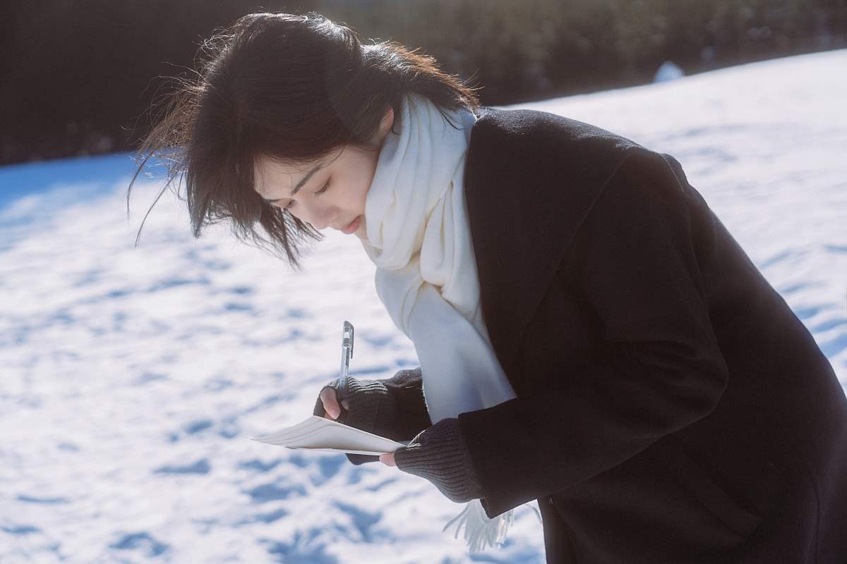 [YITUYU艺图语]2025.05.24 情书1995 话痨的小胡 预览图 - 2