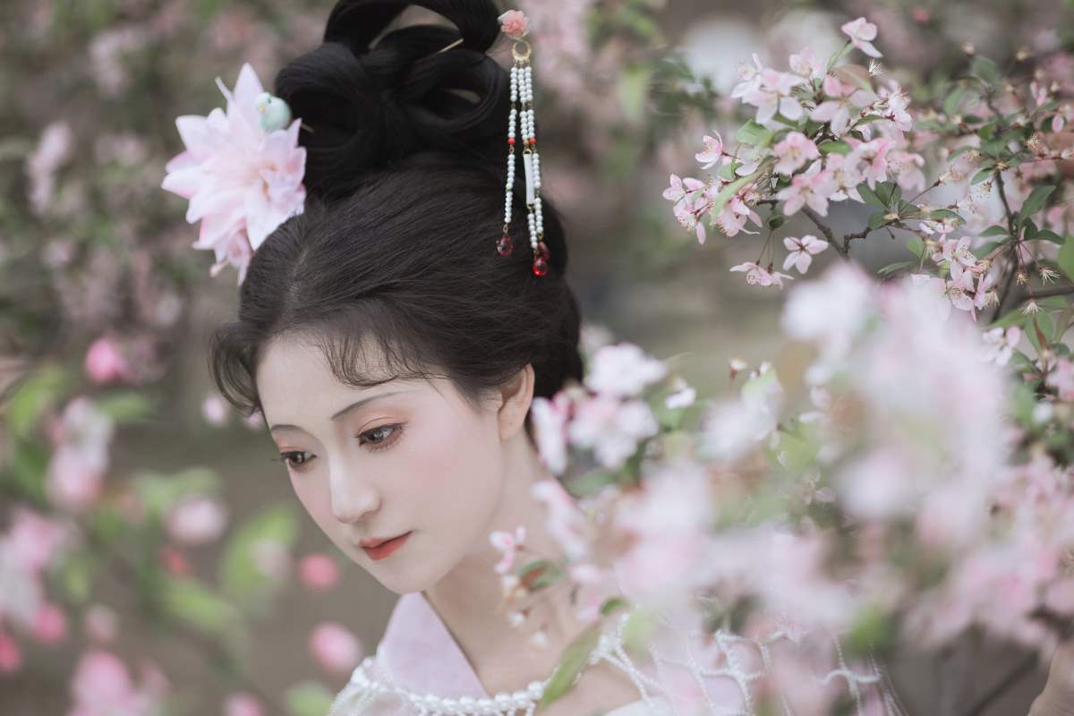 [YITUYU艺图语]2025.05.25 海棠依旧 飞飞想暴富