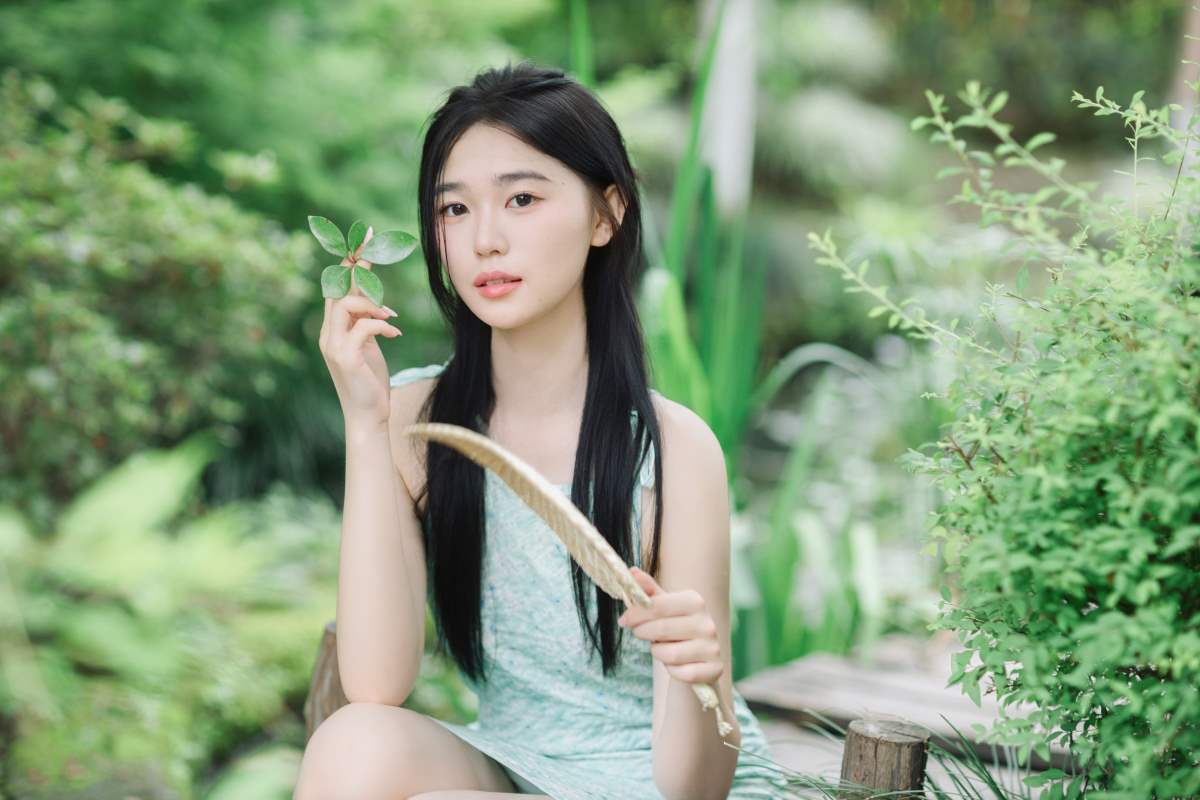 [YITUYU艺图语]2025.05.25 你一笑，整个夏天开始对焦 阿紫 预览图 - 2