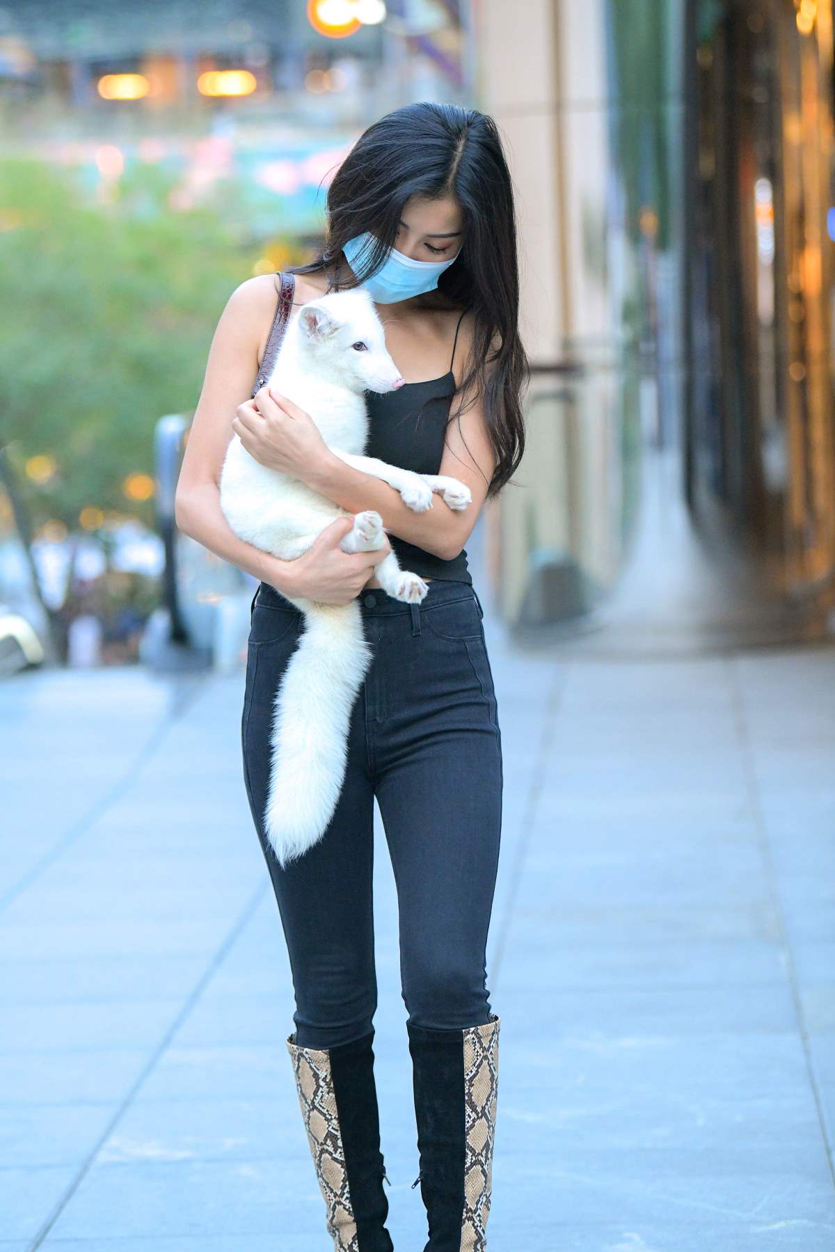 精选街拍作品 NO.4490 长靴牛仔裤