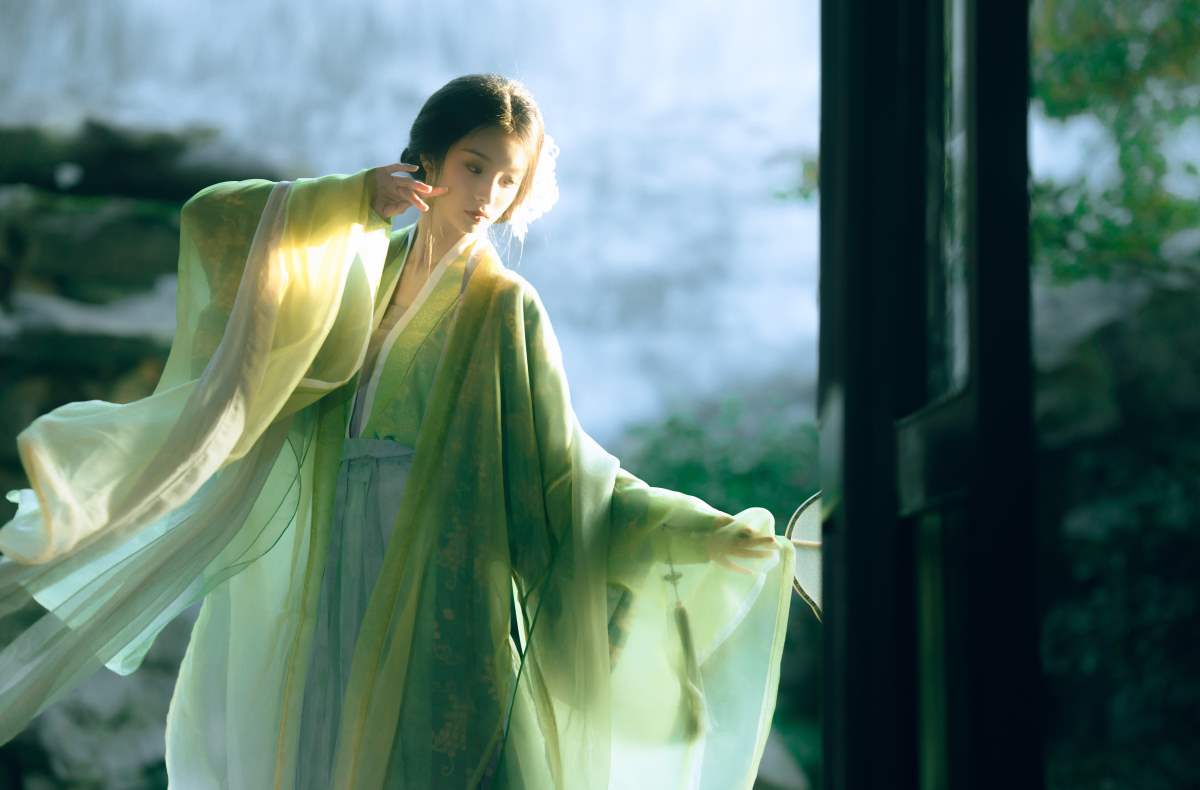 [YITUYU艺图语]2025.05.27 那抹浓到化不开的绿 李钰_ayu 预览图 - 2