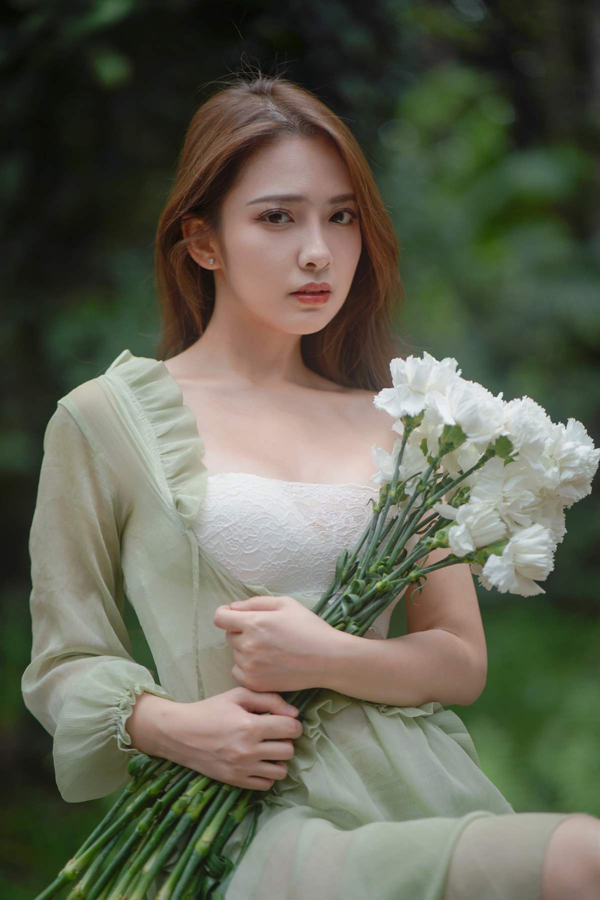 [YITUYU艺图语]2025.05.27 森林童话：绿裙少女与光共舞 颖儿YY