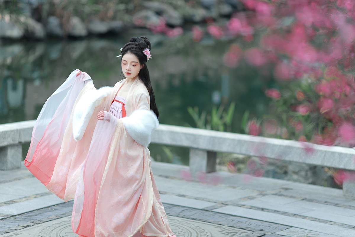 [YITUYU艺图语]2025.05.28 红梅 岁岁如意 预览图 - 2