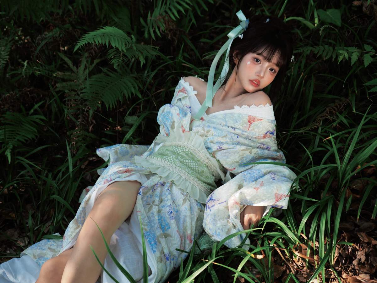 [YITUYU艺图语]2025.05.29 阳光是盛夏的动脉 小欣一一 预览图 - 2