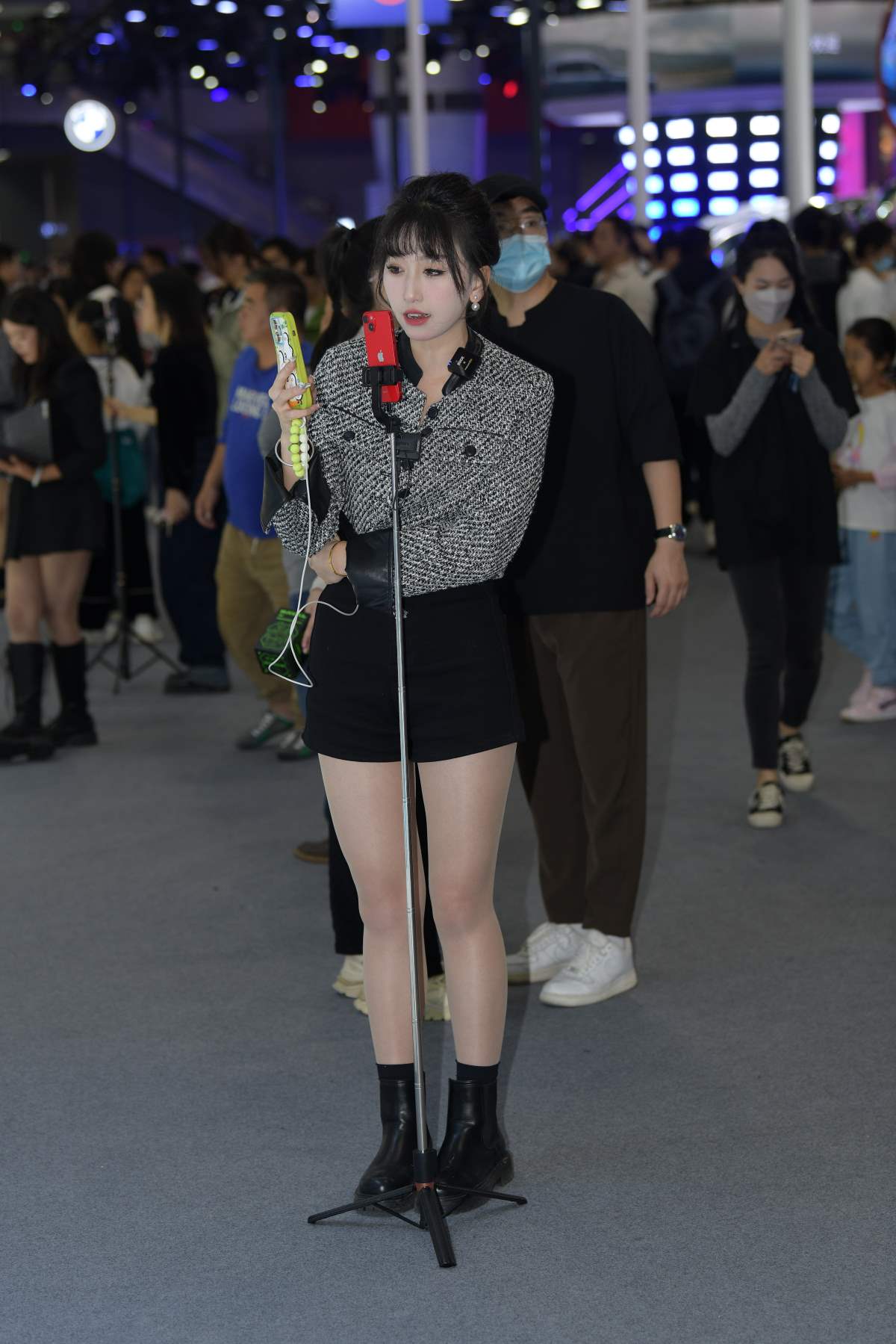 精选街拍作品 NO.4513 短靴短裤主播